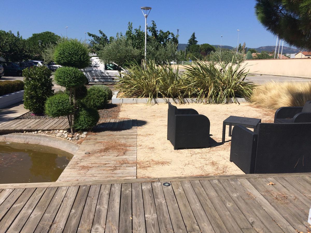 Sous Les Pins Hotel Étoile-sur-Rhône Buitenkant foto